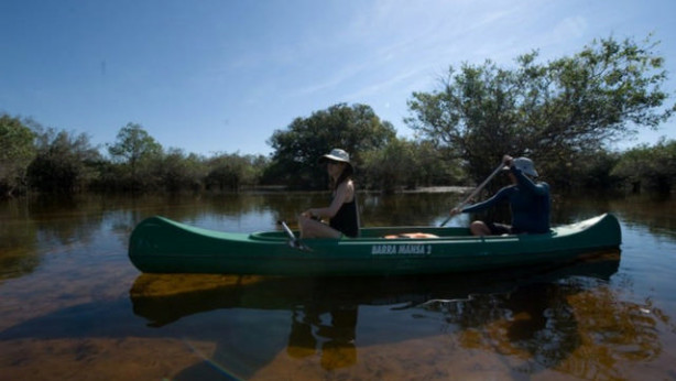 Pantanal Barra Mansa - canoas no rio