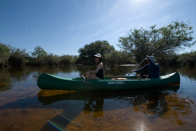 Pantanal Barra Mansa - canoas no rio