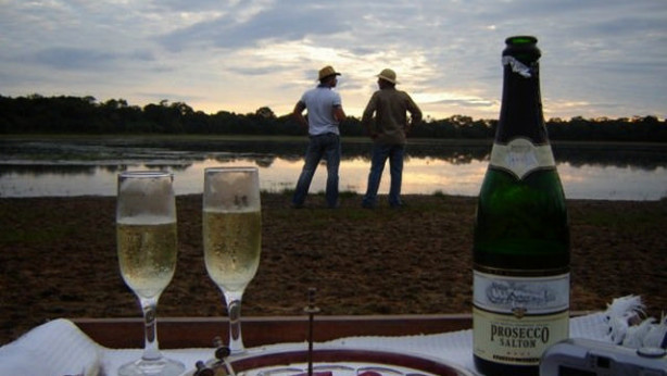 Pantanal Barra Mansa - champagne final de tarde