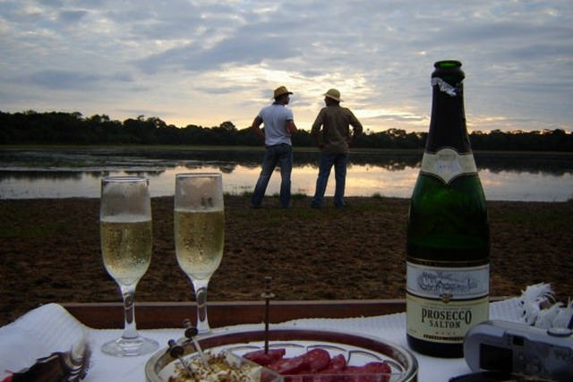 Pantanal Barra Mansa - champagne final de tarde